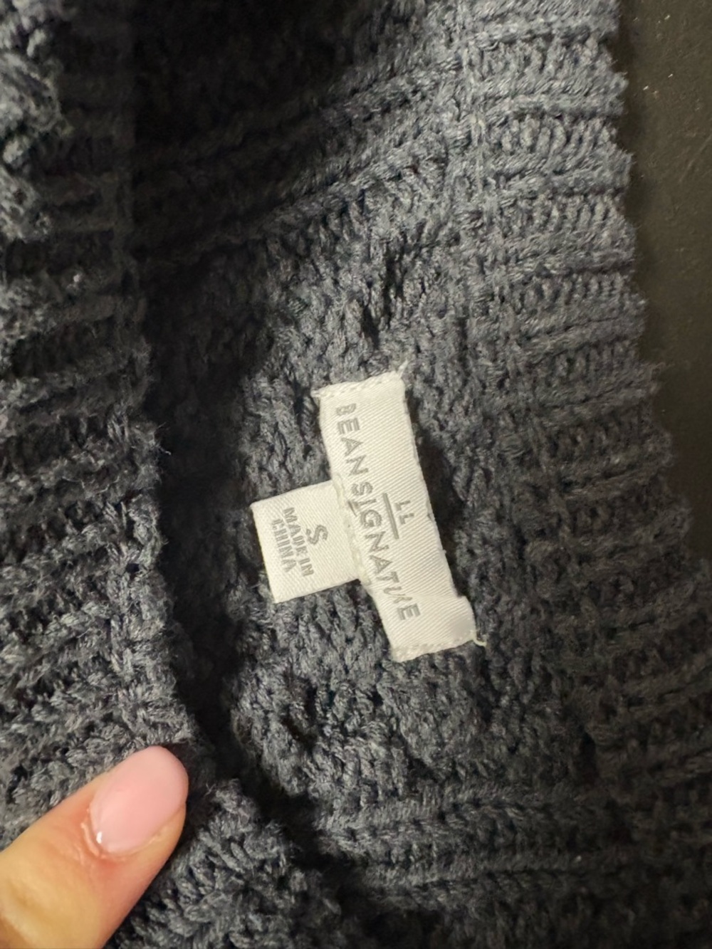 L.L. Bean Men's Charcoal Cable Knit Crewneck Sweater - Picture 2 of 4